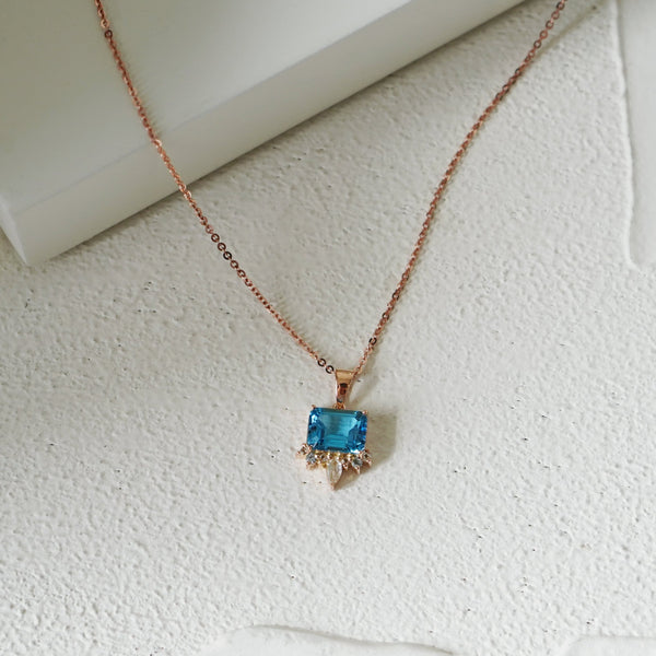 Sora Swiss Blue Topaz Pendant - Natural Gemstone - 18k/ 75% Rose Gold