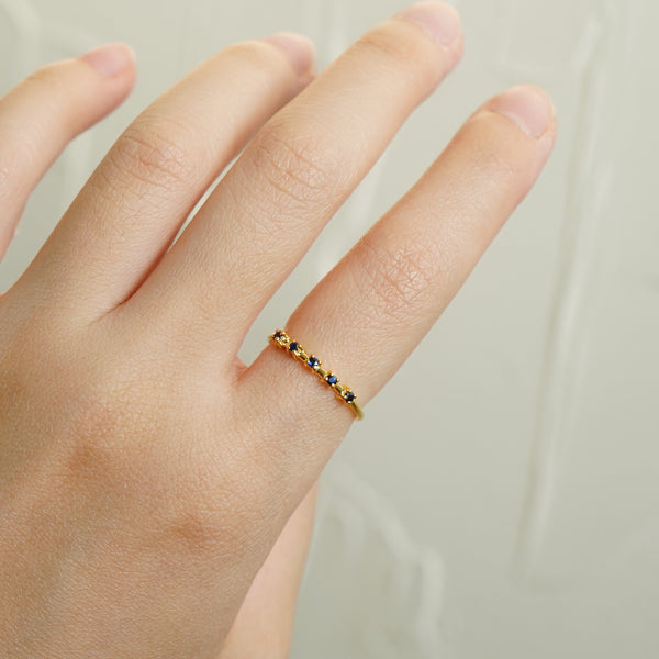 Dotty Ring - 18k/ 75% Gold