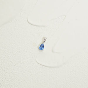 Light Blue Sapphire Pendant - 18k/ 75% White Gold